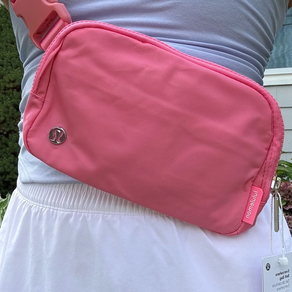 NWT Lululemon Everywhere Belt Bag 1L Salmon Pink - Picture 4 of 9